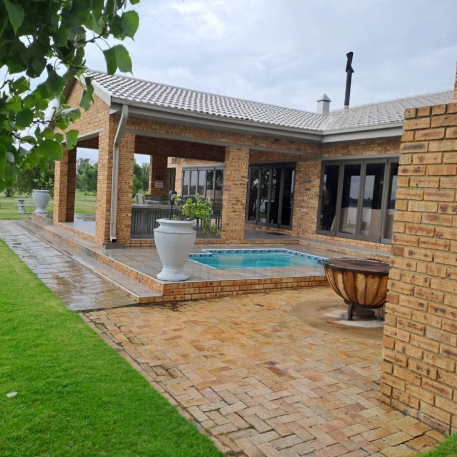  Bedroom Property for Sale in Oranjeville Free State